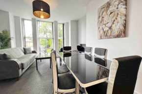FREE PARKING - Cosy 2-BR Flat near Salford Royal